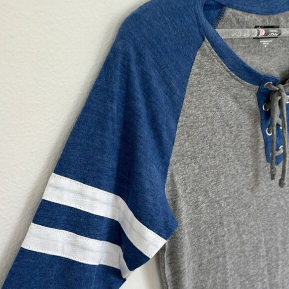 NWT Seattle Seahawks NFL Team Apparel 3/4 Sleeve Gray Lace Up T-Shirt Size XS - Picture 6 of 11